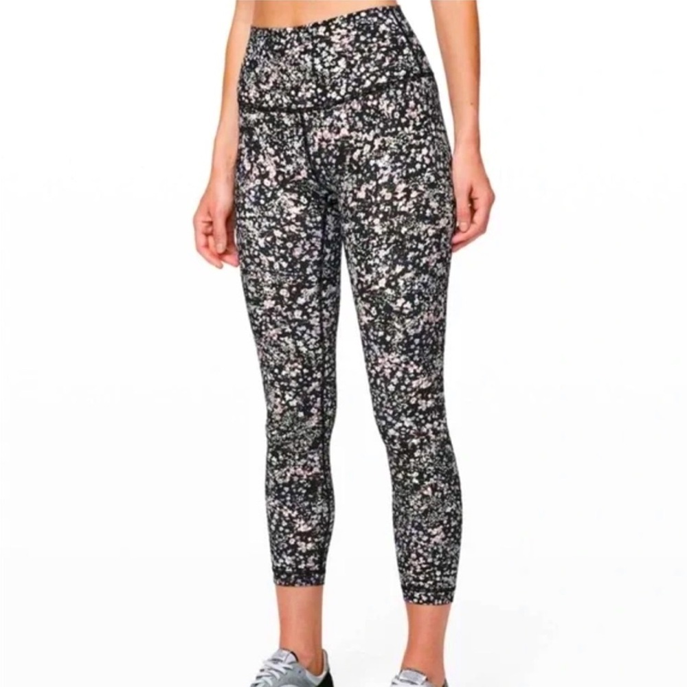 LULULEMON wunder under floral size 4